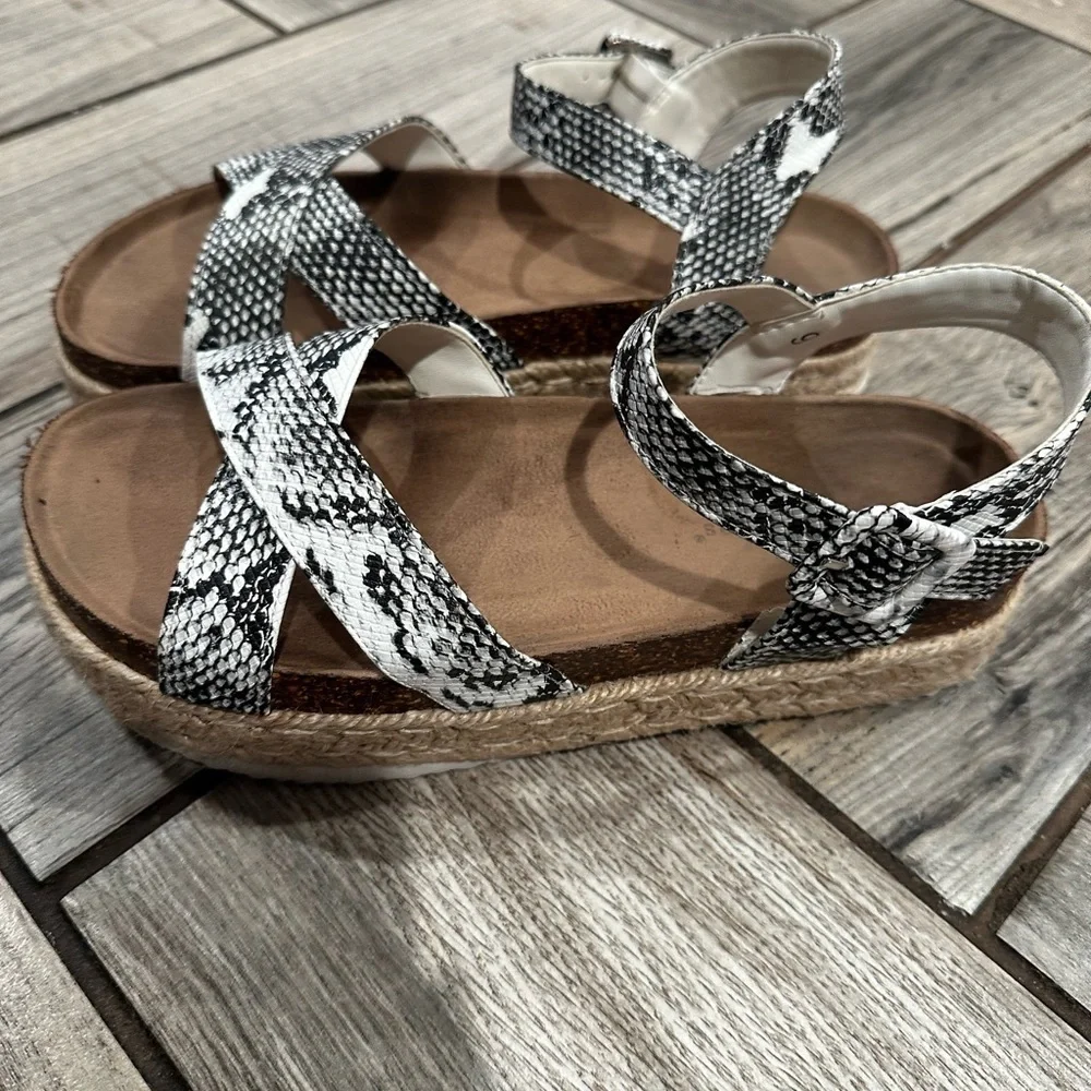 Pierre Dumas Black and White Platform Sandals